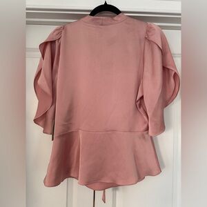 CeCe Blouse. NWT. Size M.